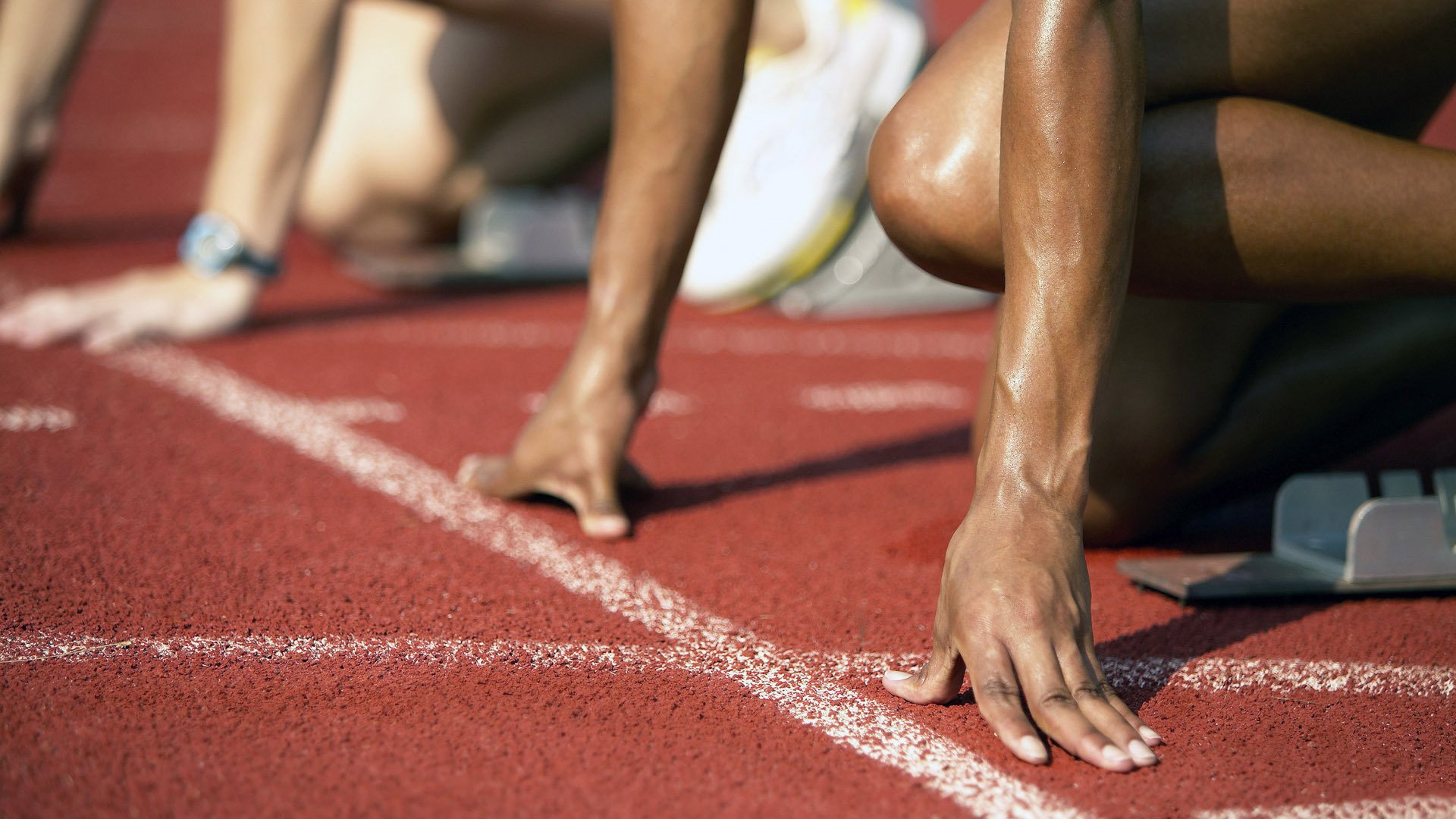 伊利亚·哈伦全程保持强劲节奏，伊利哈德