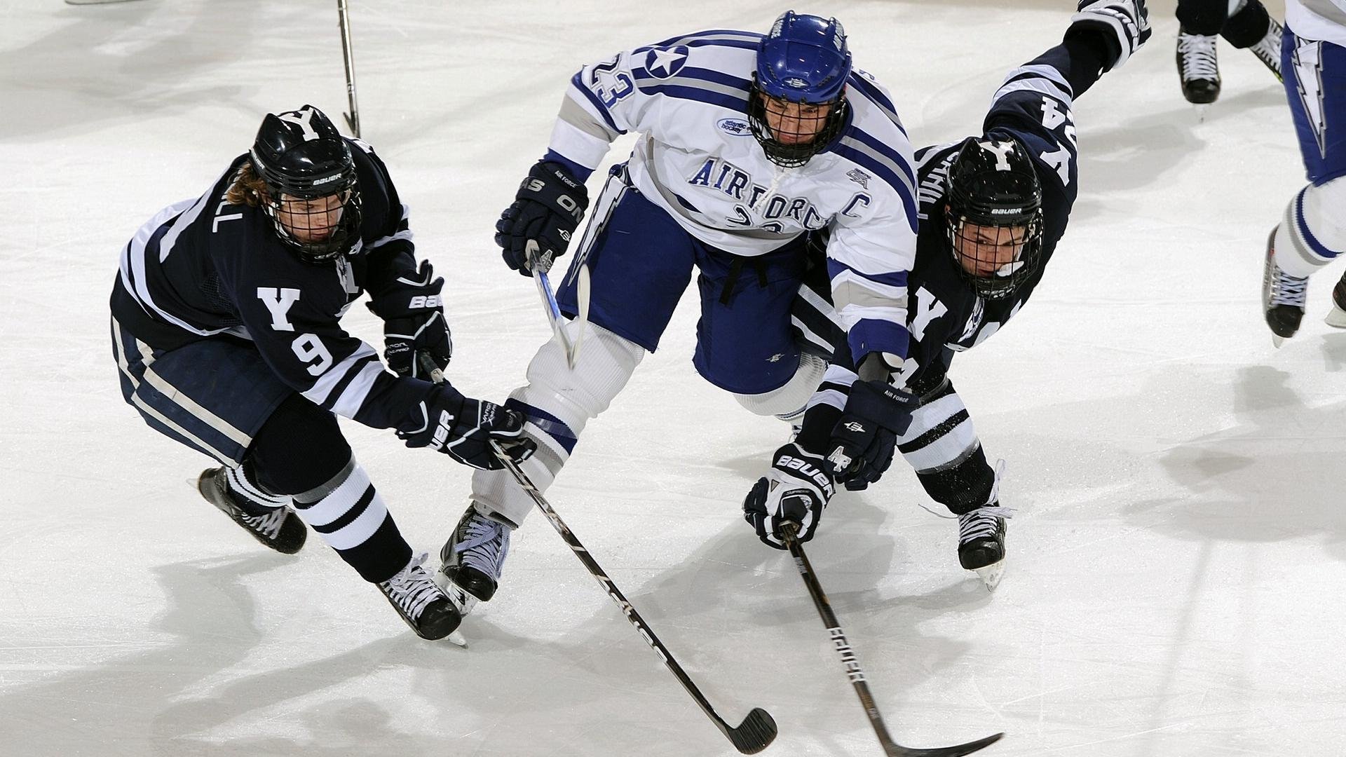 回顾过往经典比赛揭示战术演进过程与队伍成长轨迹，比赛战略战术